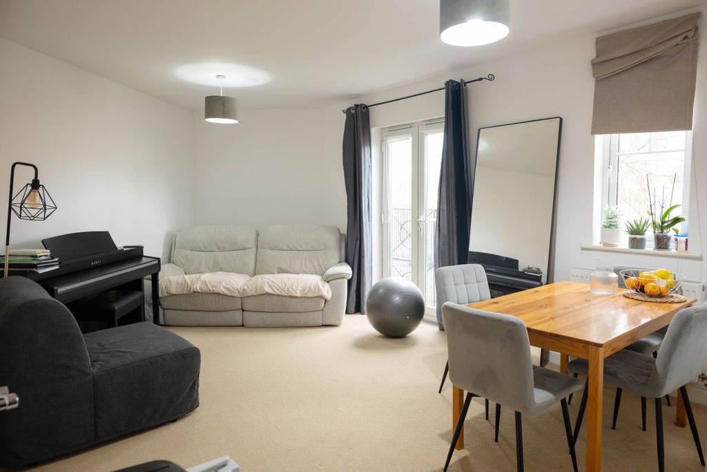 Additional image 3 of 2 bed block of flats for saleRiverside Close, Bridgwater TA6