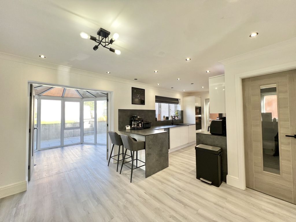 Additional image 5 of 4 bed detached house for salePlovers Way, Herons Reach FY3