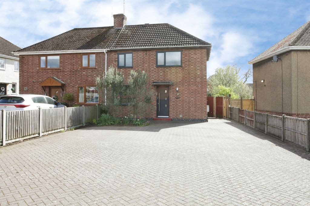 3 bed semi-detached house for saleTownsend Lane, Long Lawford, Rugby CV23