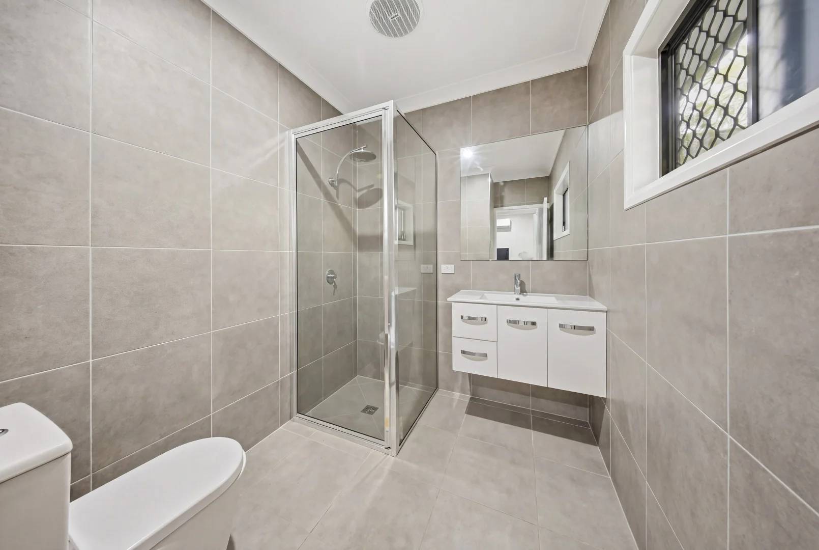 Additional image 9 of 2/5A Hugh Street, West End QLD 4810