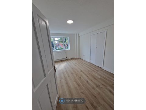 Ashford Court, London NW2