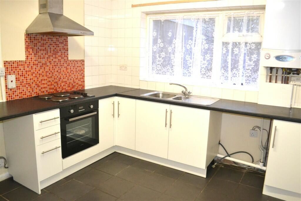 Additional image 2 of 2 bed flat for saleBroadfield Lane PE21