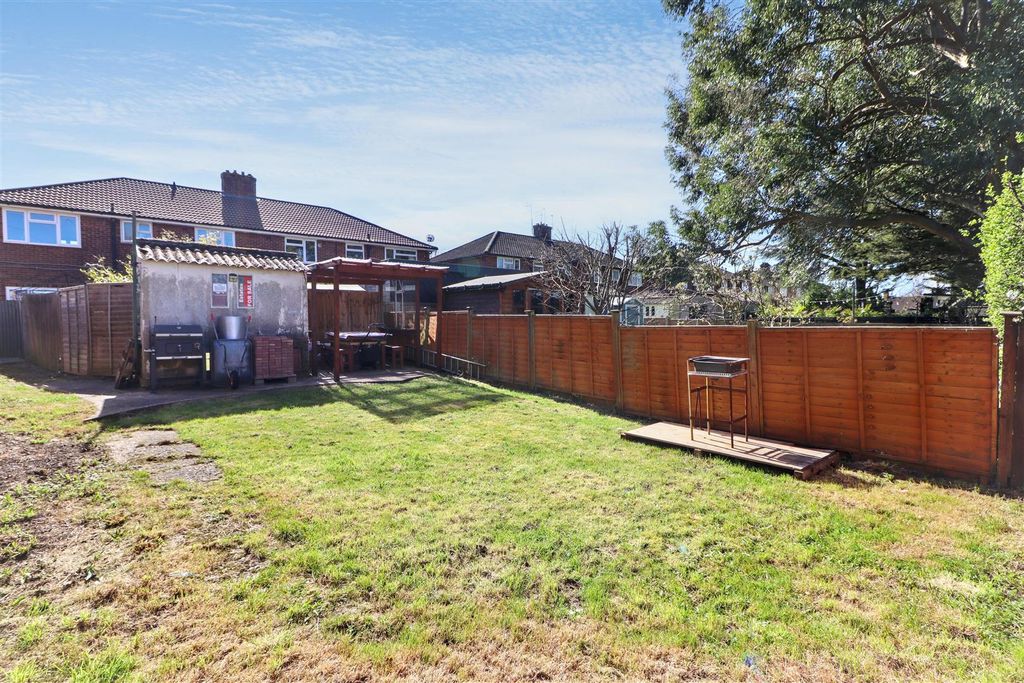 Additional image 20 of 2 bed maisonette for saleCrown Road, Borehamwood WD6