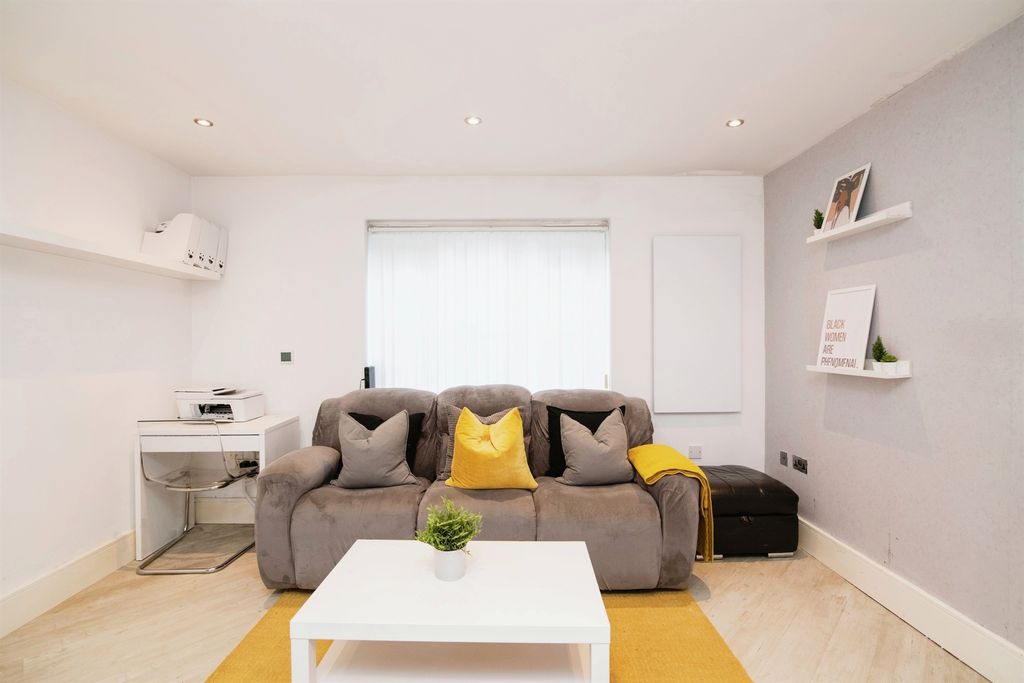 Additional image 12 of 2 bed flat for saleSannders Crescent, Tipton DY4