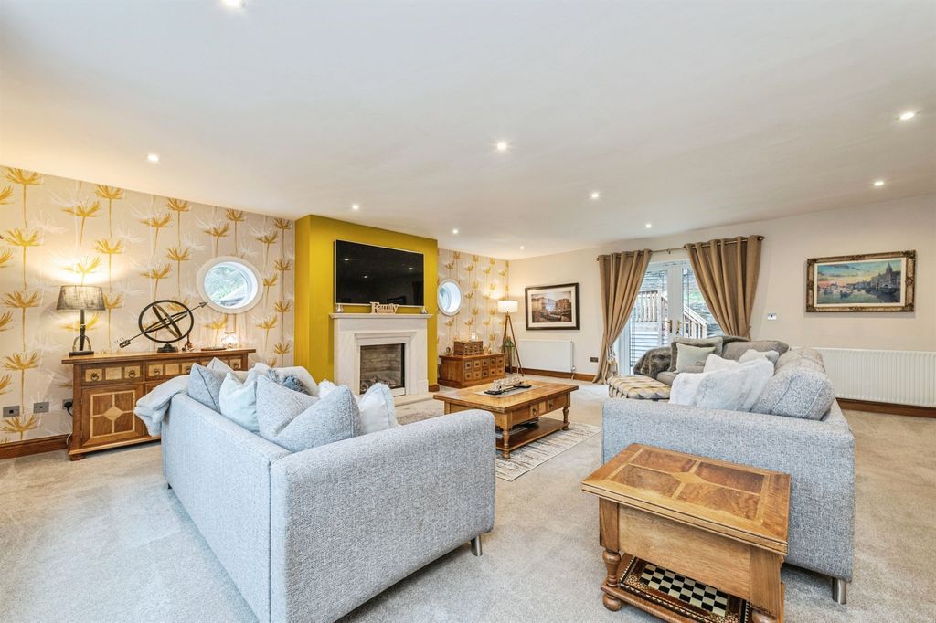 Additional image 3 of 5 bed detached house for saleBlackbrook Court, Brighouse HD6