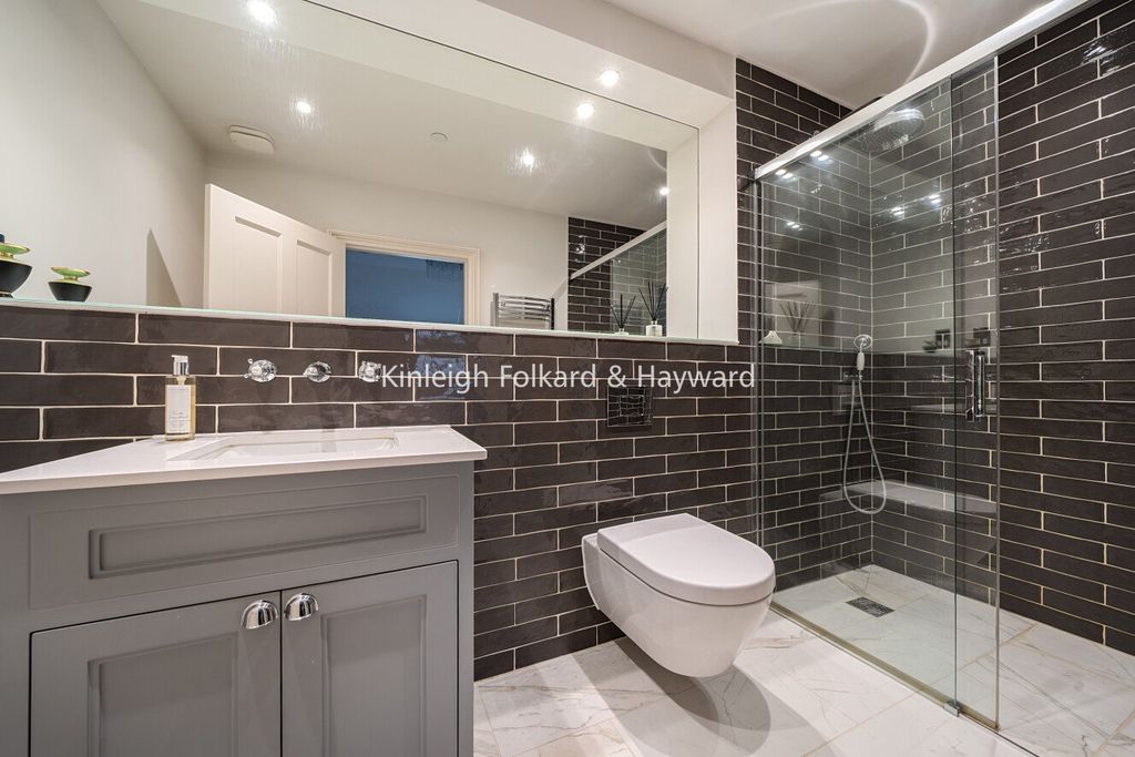 Additional image 12 of 2 bed flat for saleWilloughby Lane, Bromley BR1