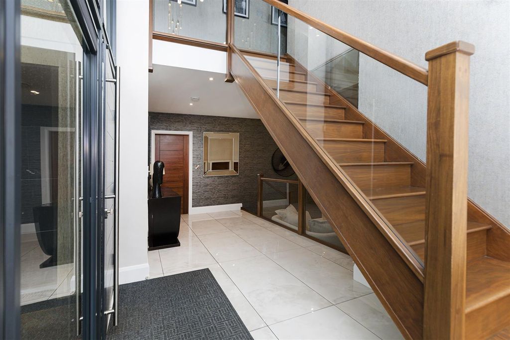 Additional image 17 of 5 bed detached house for saleThe Beeches, Birkenshaw, Bradford BD11