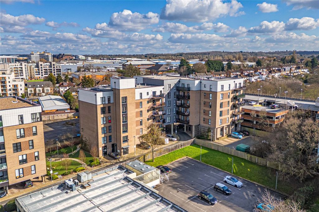 Additional image 2 of 2 bed flat for saleElstree Way, Borehamwood, Hertfordshire WD6