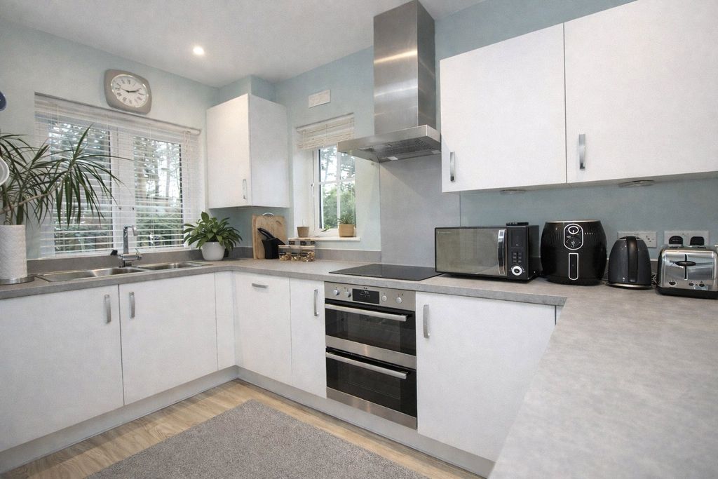 Additional image 3 of 4 bed semi-detached house for saleFalstaff Walk, Bordon, Hampshire GU35