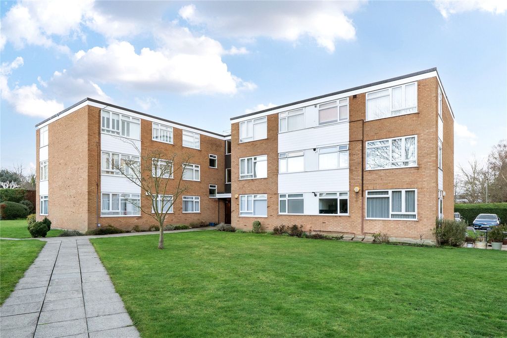 Additional image 6 of 3 bed flat for saleHawthorne Road, Bickley BR1