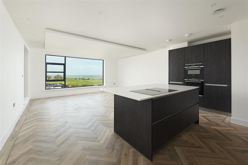 Additional image 2 of 2 bed flat for saleThe Fairways, Convent Road, Broadstairs CT10