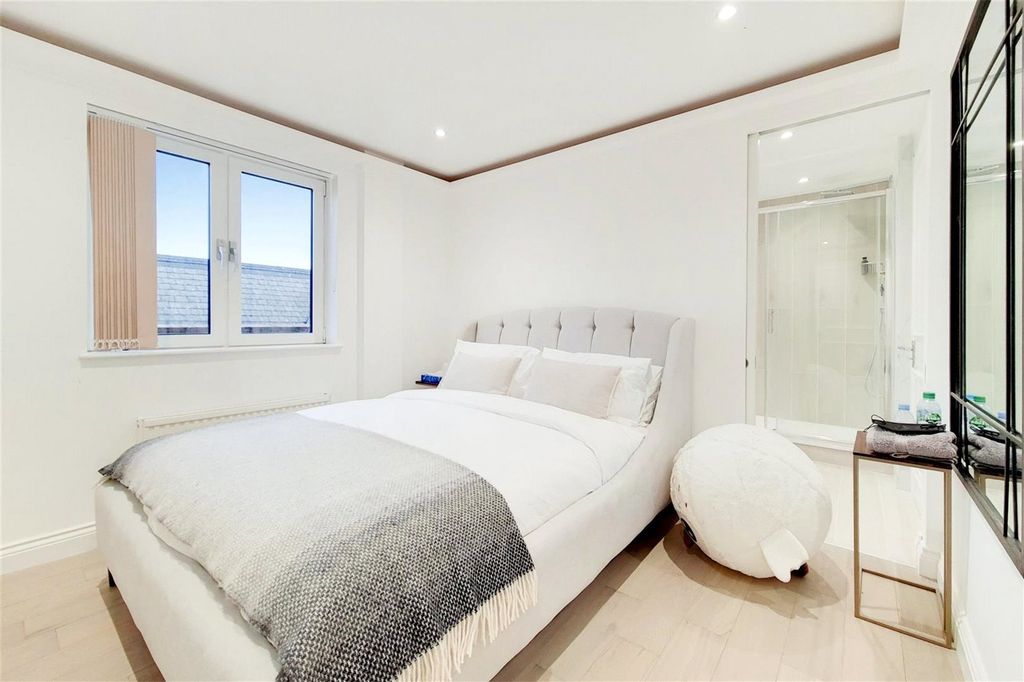 Additional image 8 of 2 bed flat for saleWilliam Morris Way, London SW6