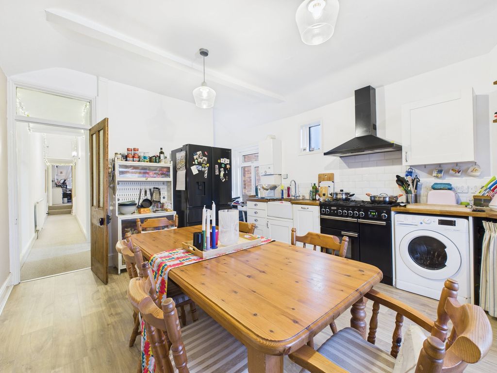 Additional image 8 of 2 bed flat for saleDurleigh Road, Bridgwater TA6