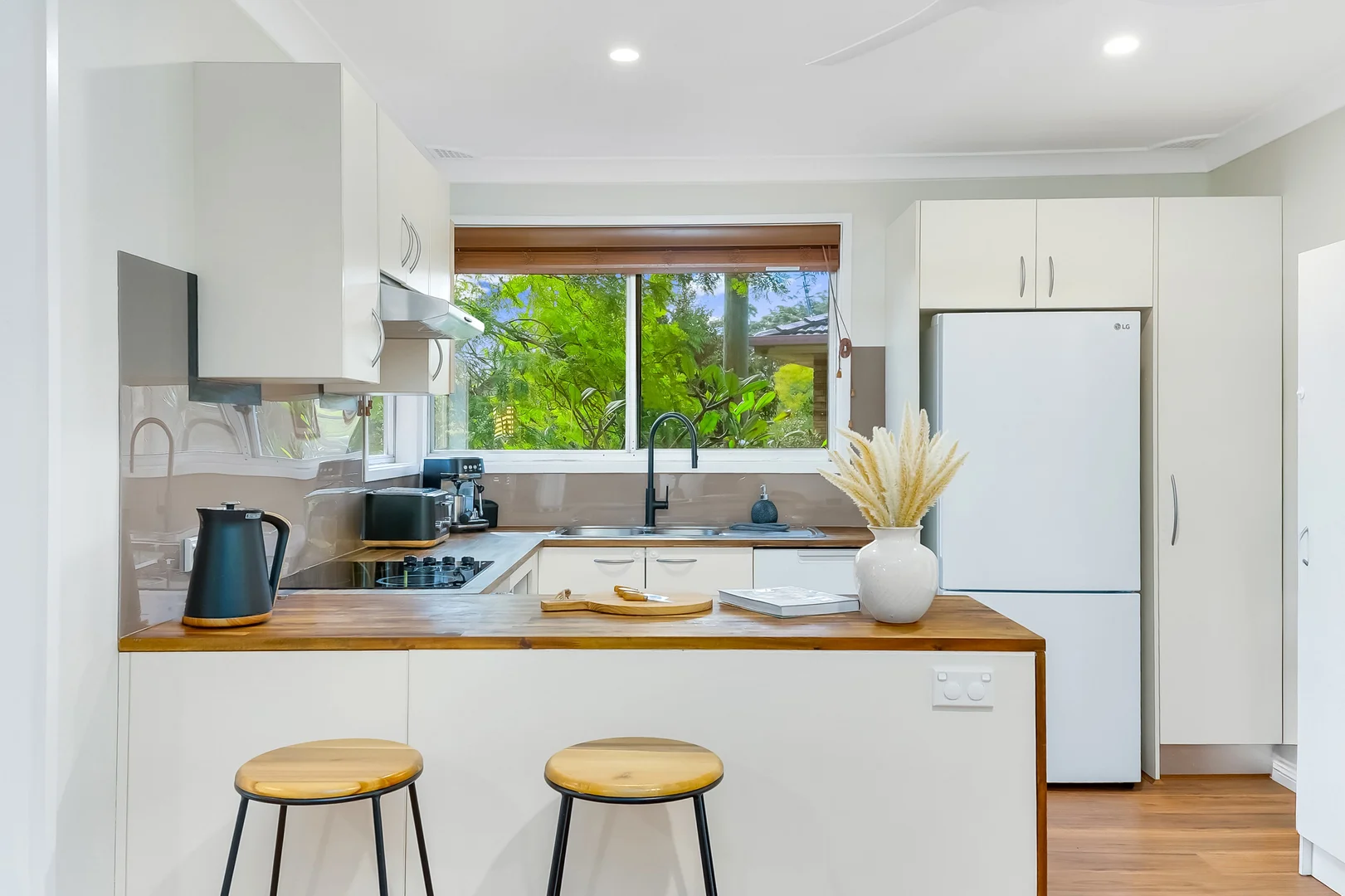 Additional image 4 of 8 Koolinda Avenue, Point Clare NSW 2250