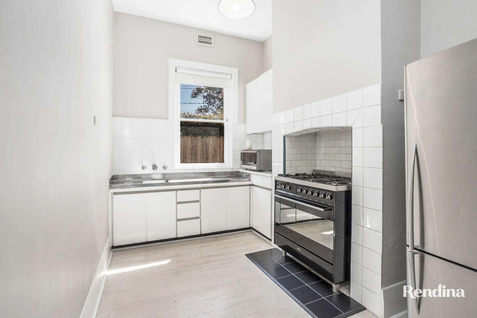 37 Norwood Crescent, Moonee Ponds VIC 3039 photo 2