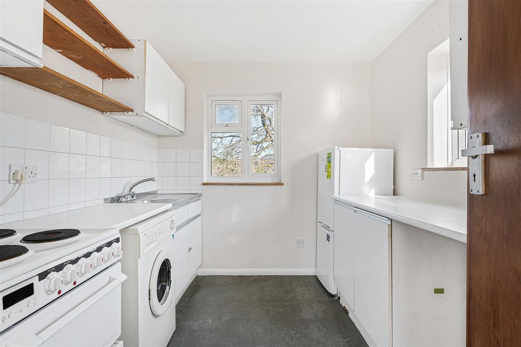Additional image 4 of 1 bed maisonette for saleWhite Paddock, Woodlands Park, Maidenhead SL6