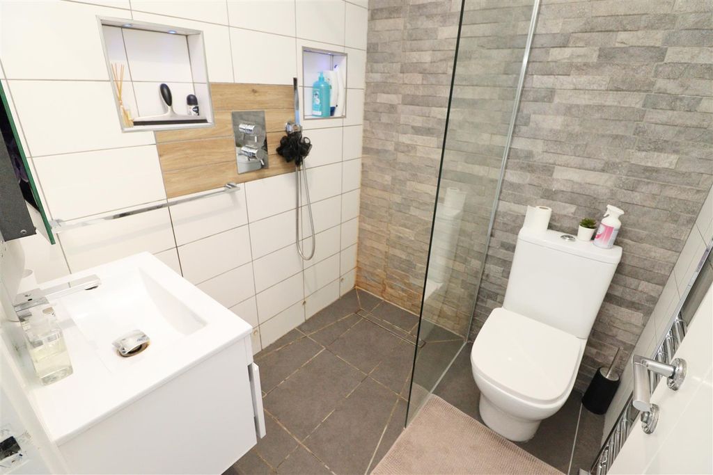 Additional image 34 of 5 bed semi-detached house for saleStanborough Avenue, Borehamwood WD6