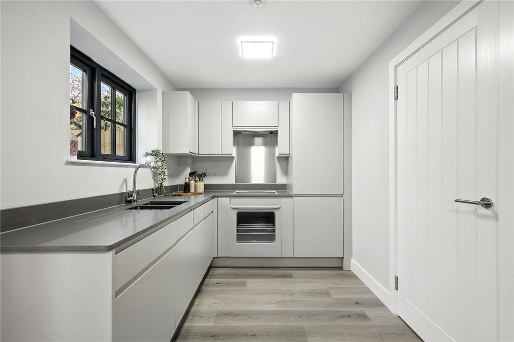Additional image 11 of 1 bed flat for saleCox's Yard, 16-18 Rayne Road, Braintree, Essex CM7