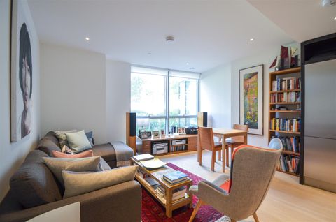 Charrington Tower, Biscayne Avenue E14