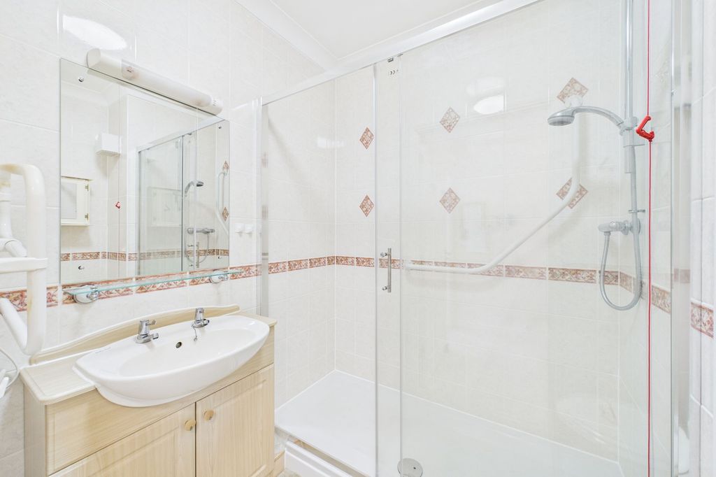 Additional image 5 of 2 bed flat for saleHanbury Court, Thetford IP24