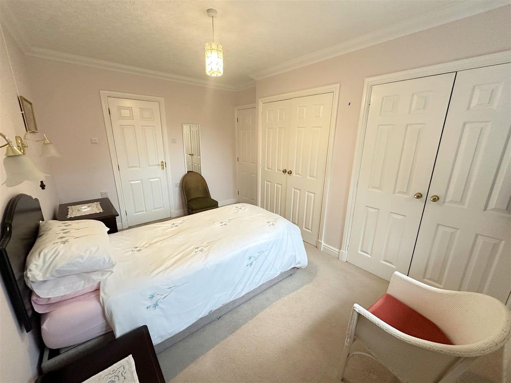 Additional image 17 of 3 bed detached bungalow for saleHoward Gardens, Brampton CA8