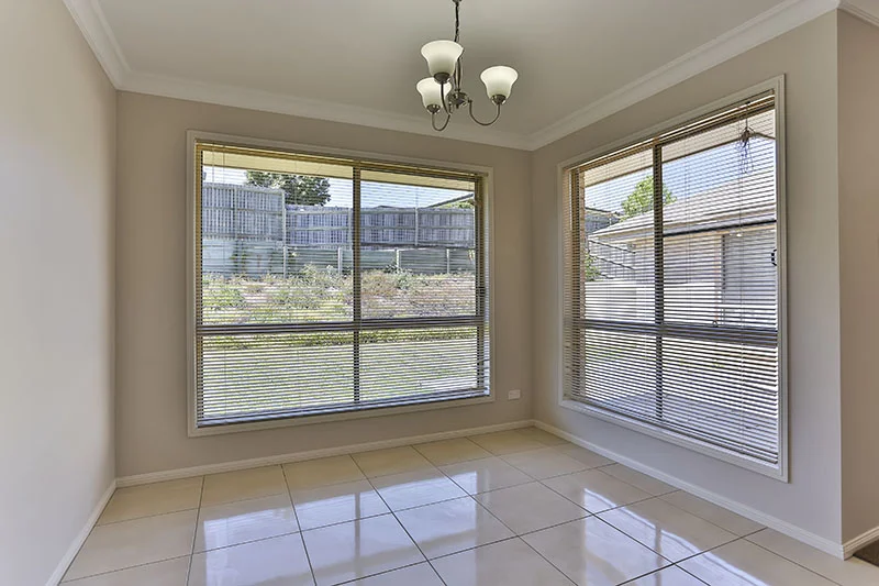 20 Cuttaburra Crescent, Glenvale QLD 4350 photo 5