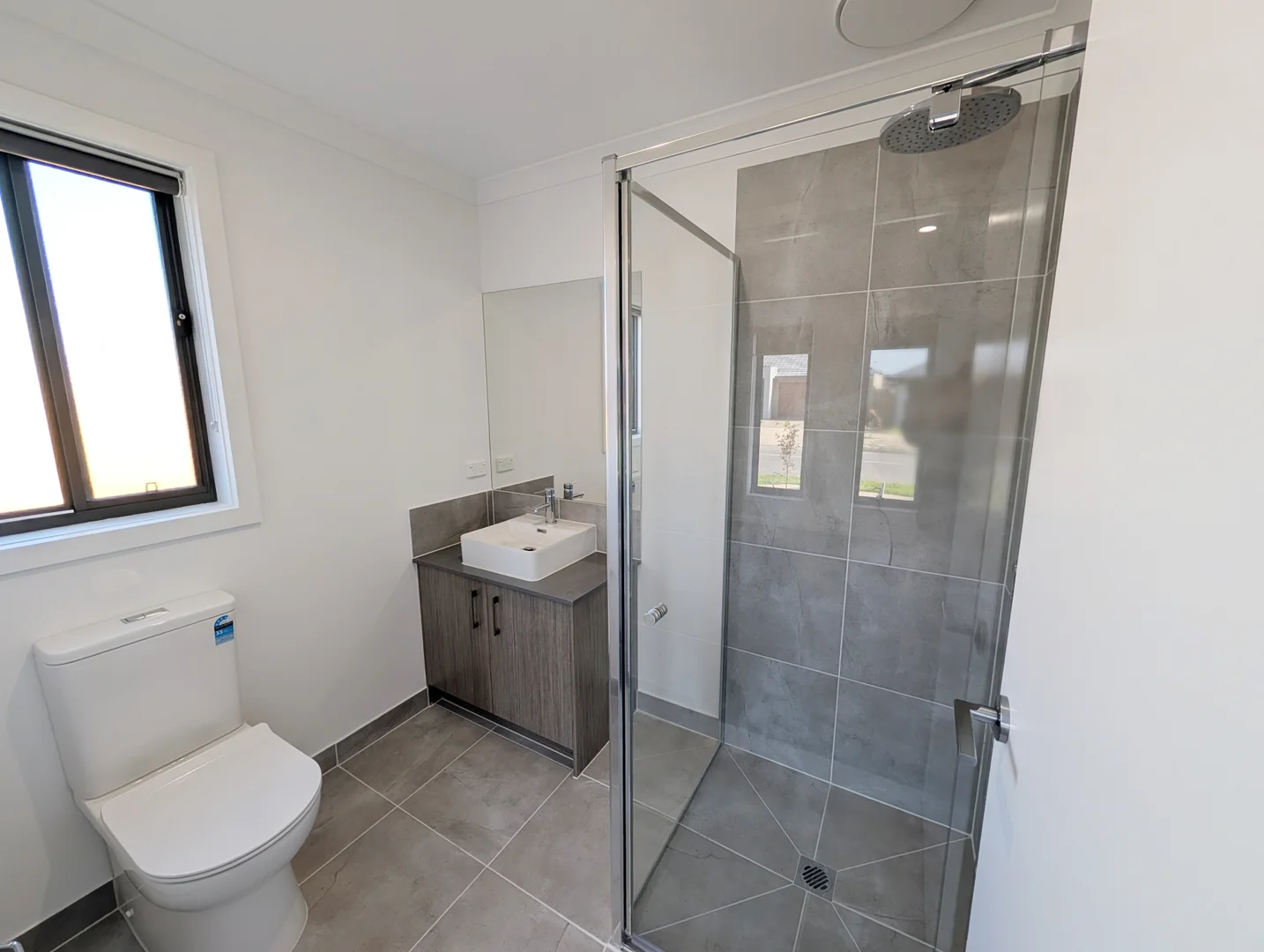 16 Montenegro Crescent, Mount Duneed VIC 3217 photo 5