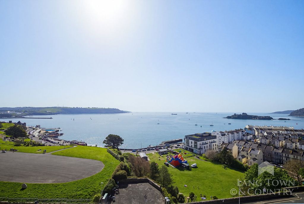 Additional image 16 of 2 bed penthouse for saleThe Azure, Cliff Road, The Hoe PL1