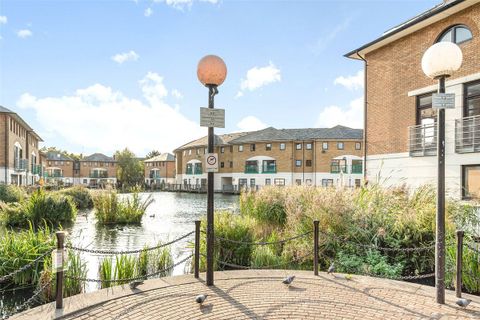 Plover Way, London SE16