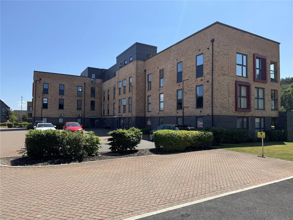 1 bed flat for saleHamilton Court, Thorpe Close, Bordon GU35