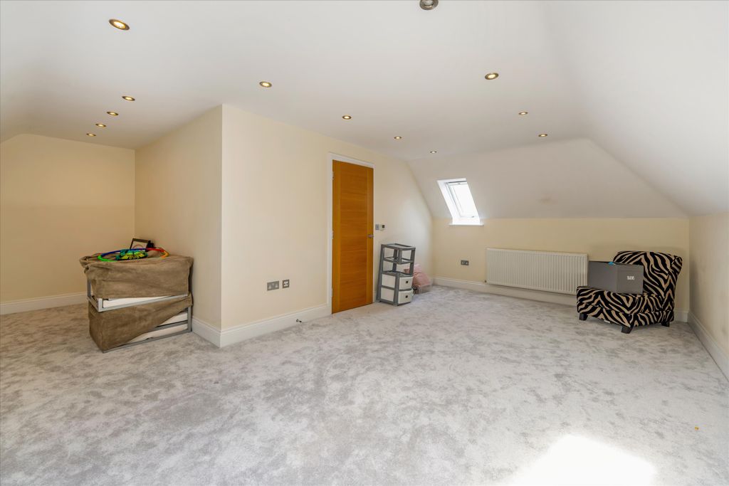 Additional image 20 of 7 bed detached house for saleTilehurst Lane, Binfield, Bracknell, Berkshire RG42