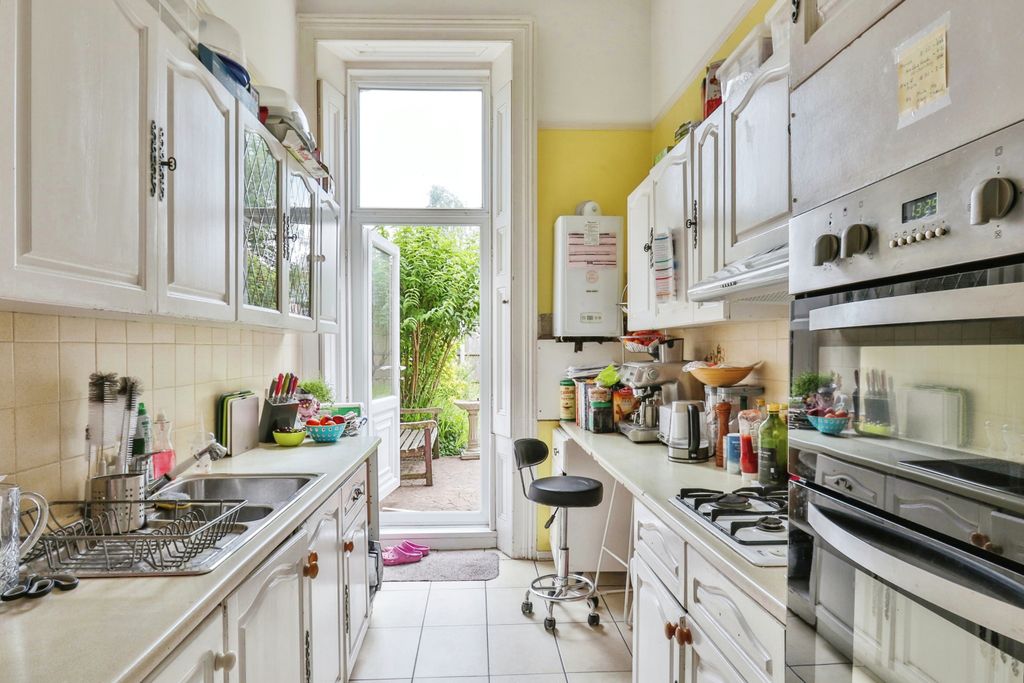 Additional image 7 of 3 bed flat for saleWimborne Road, Bournemouth, Dorset BH2