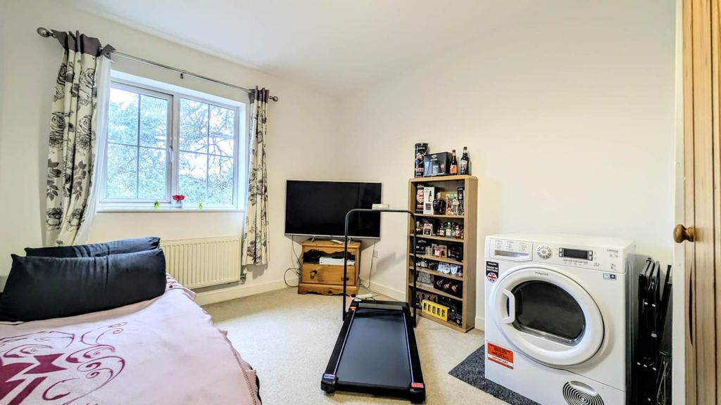 Additional image 9 of 2 bed flat for saleRoyal Drive, Bordon, Hampshire GU35