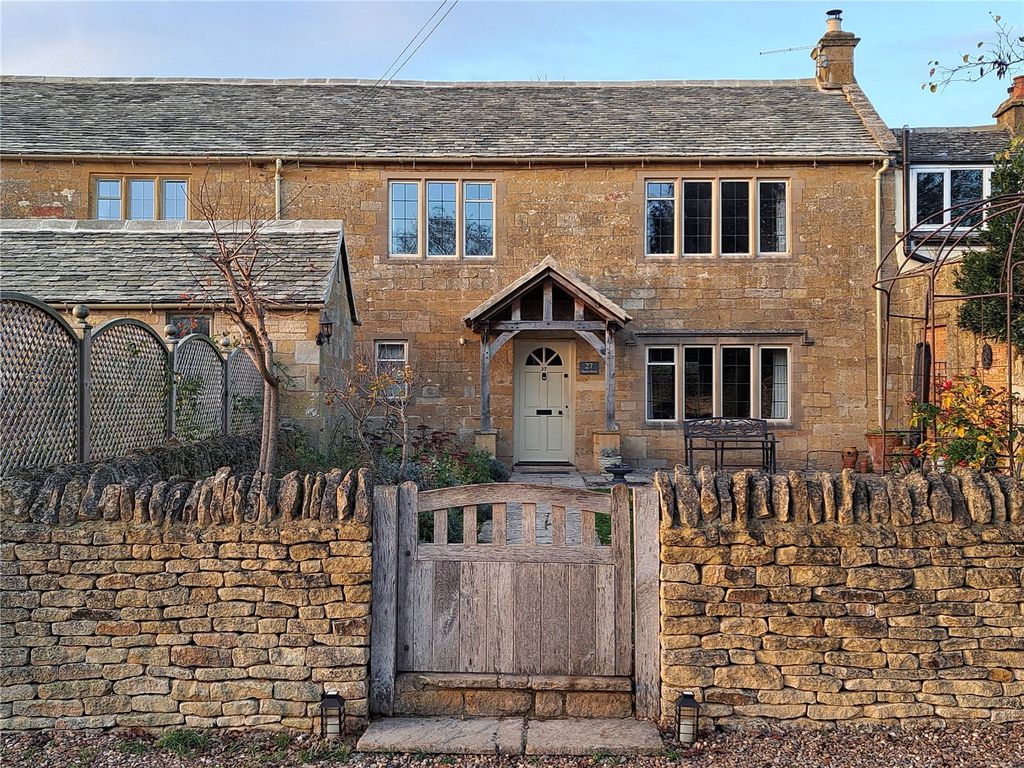 2 bed terraced house for saleChurch Street, Broadway, Worcestershire WR12