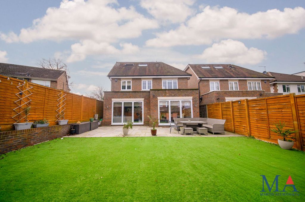 Additional image 40 of 5 bed detached house for saleRed Road, Borehamwood WD6