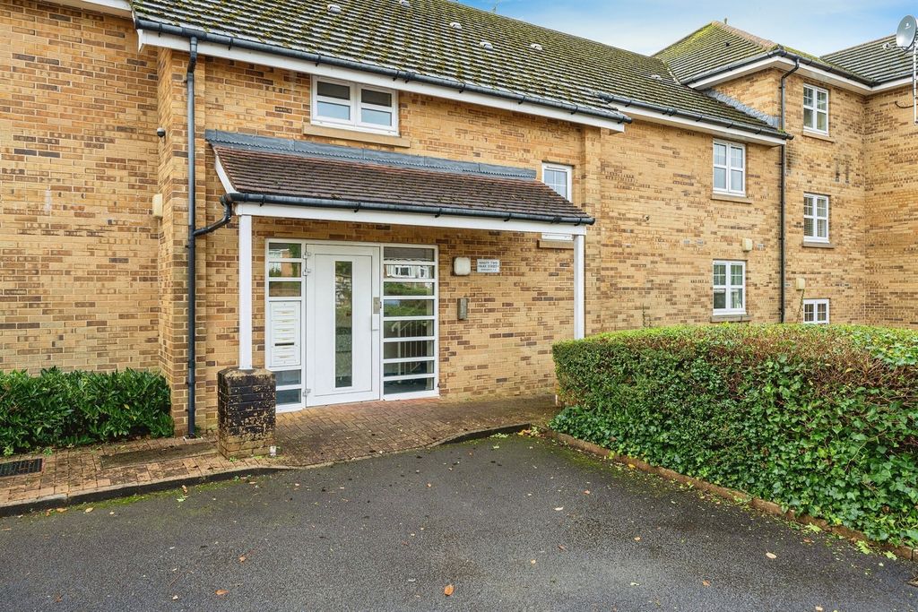 Additional image 10 of 2 bed flat for salePark Street, Bridgend CF31