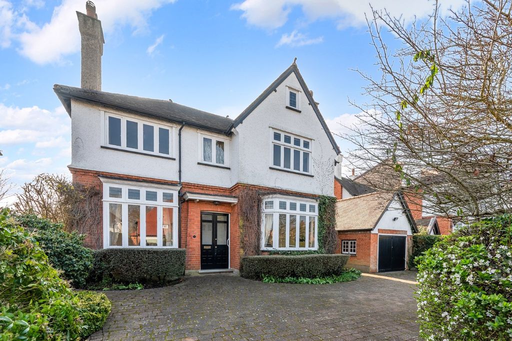 5 bed detached house for saleScotts Avenue, Shortlands BR2