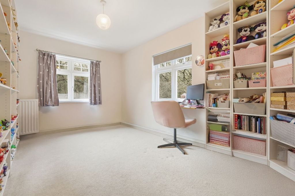 Additional image 7 of 2 bed flat for saleKestrel Close, Brentwood CM15