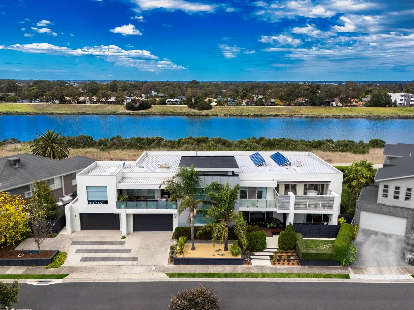 16-18 Riverside West, Patterson Lakes VIC 3197