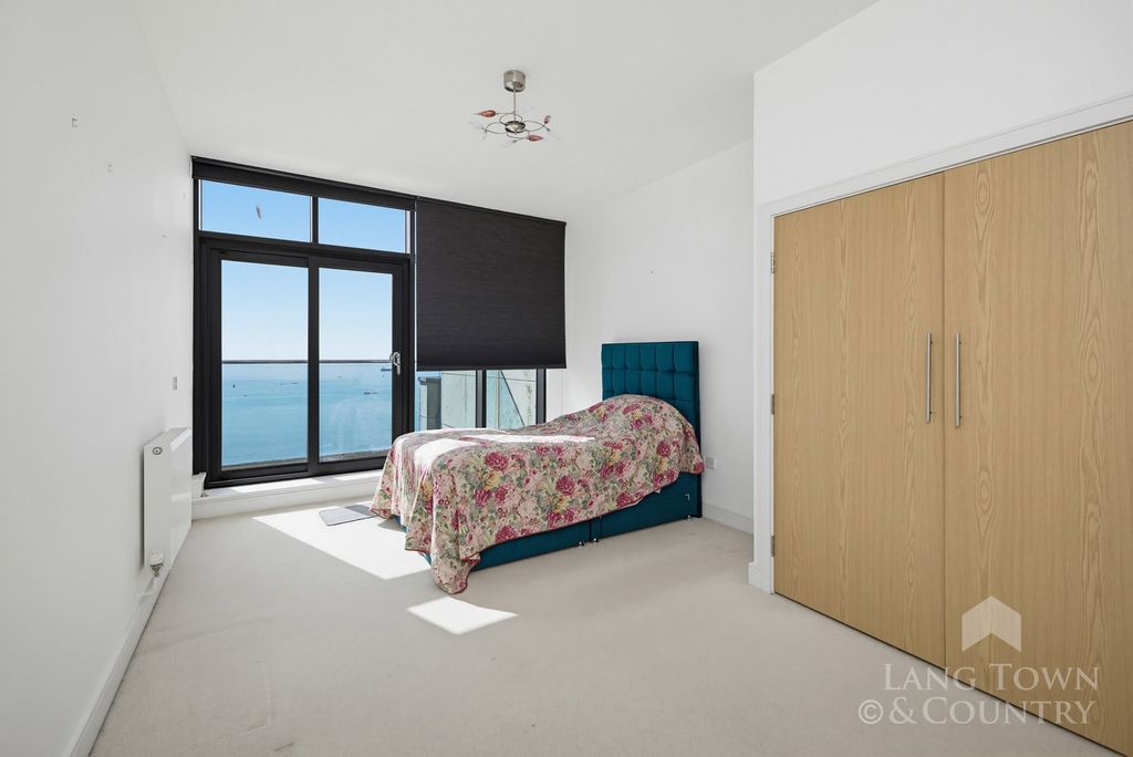 Additional image 7 of 2 bed penthouse for saleThe Azure, Cliff Road, The Hoe PL1