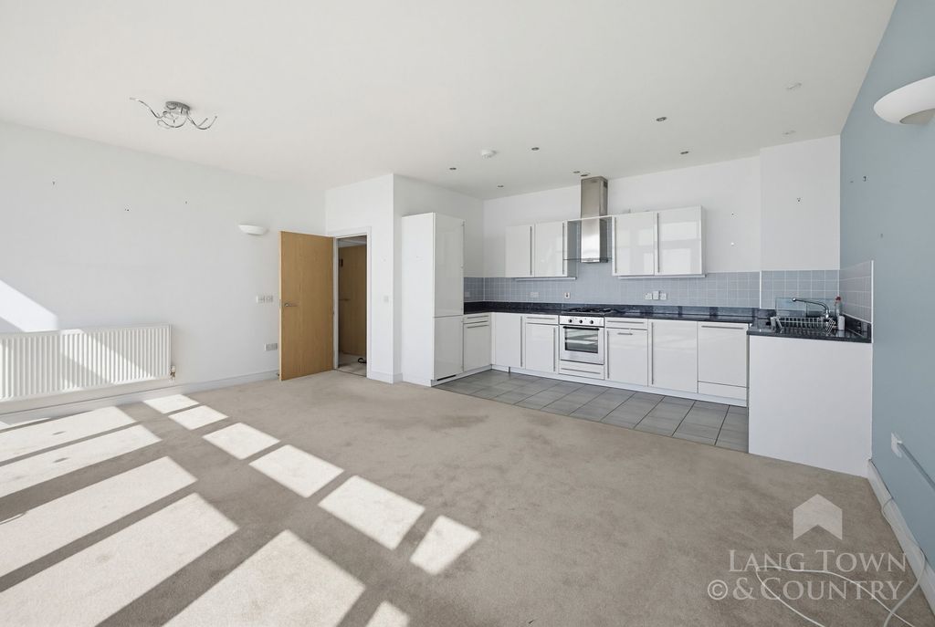 Additional image 5 of 2 bed penthouse for saleThe Azure, Cliff Road, The Hoe PL1