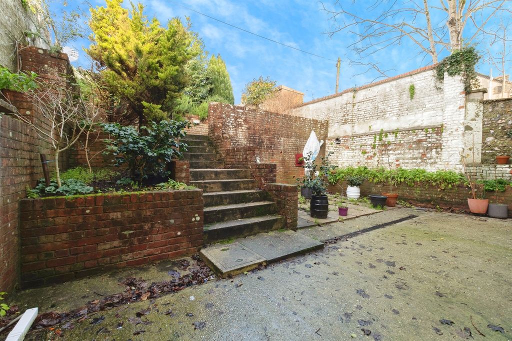 Additional image 7 of 2 bed flat for saleEast Street, Blandford Forum DT11