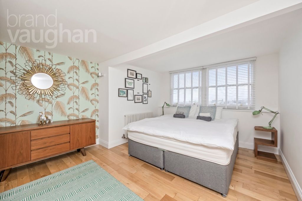 Additional image 10 of 3 bed flat for saleSussex Square, Brighton, East Sussex BN2