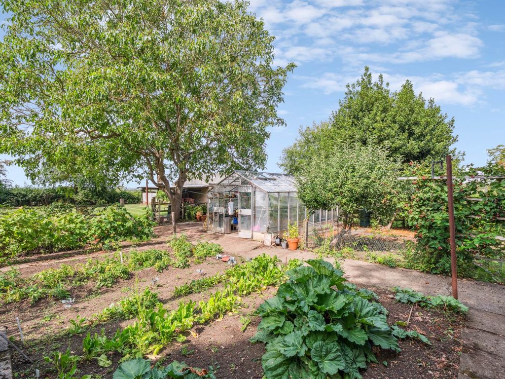 Additional image 39 of 7 bed property for saleStewkley Road, Soulbury LU7