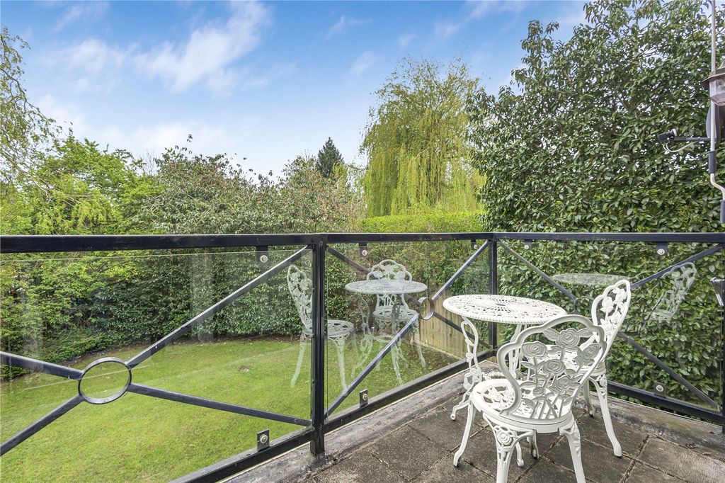 Additional image 6 of 3 bed flat for saleAllum Lane, Elstree, Borehamwood, Hertfordshire WD6