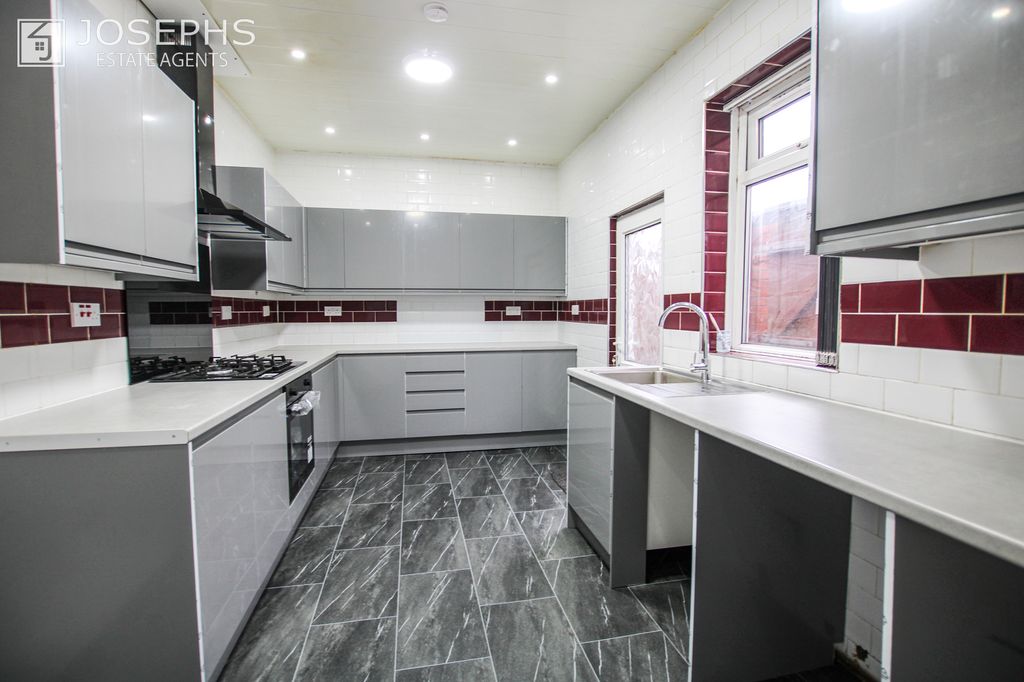 Additional image 7 of 5 bed end terrace house for saleEllesmere Road, Bolton BL3
