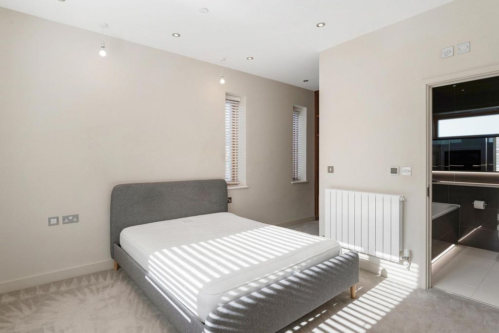 Additional image 5 of 4 bed semi-detached house for saleGibsons Place, Brentford TW8