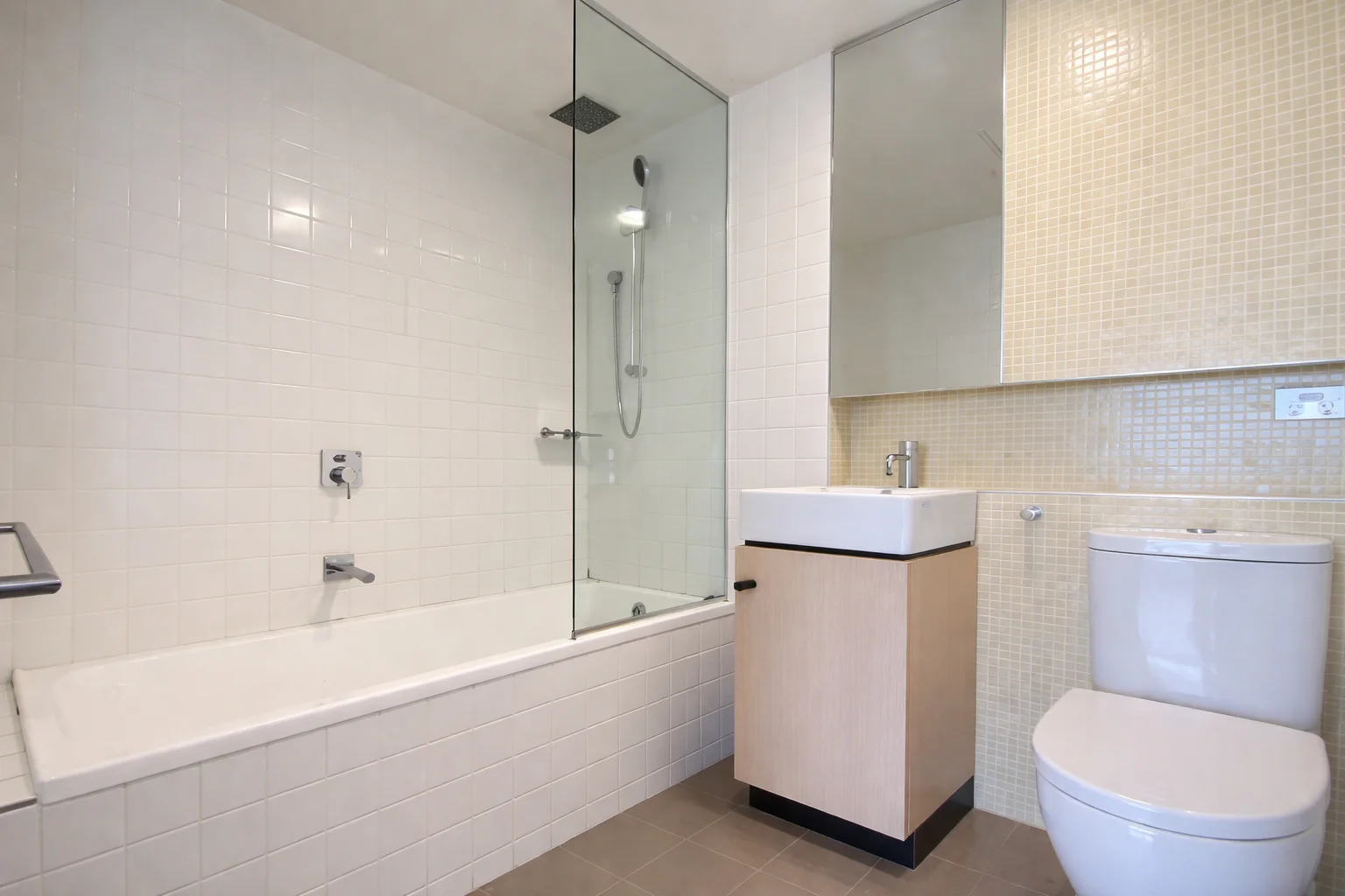 Additional image 3 of 918/152 Sturt St, Southbank VIC 3006
