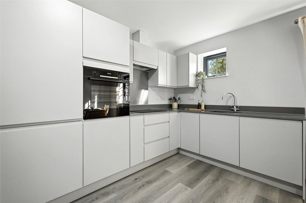 Additional image 3 of 1 bed flat for saleCox's Yard, 16-18 Rayne Road, Braintree, Essex CM7
