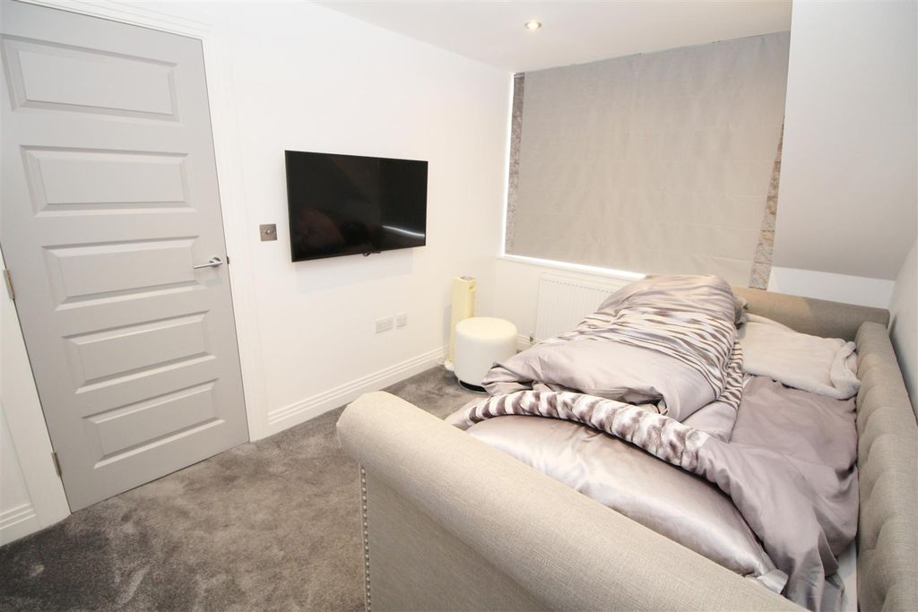 Additional image 15 of 4 bed semi-detached house for saleGables Avenue, Red Road, Borehamwood WD6